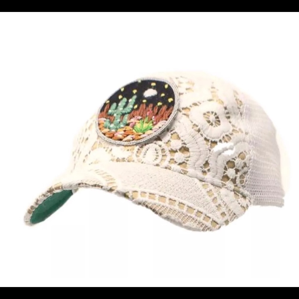 JUDITH MARCH DESERT ROSE CROCHET Trucker Hat